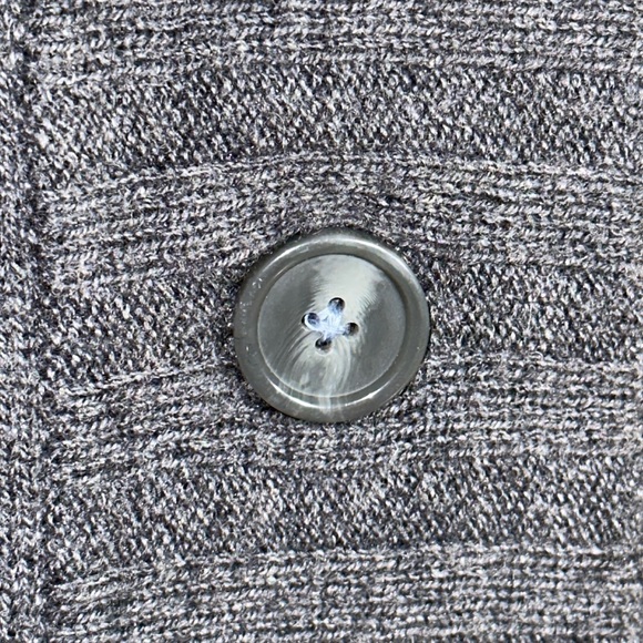 PATAGONIA Women’s Lambswool Blend Cardigan - Picture 9 of 10